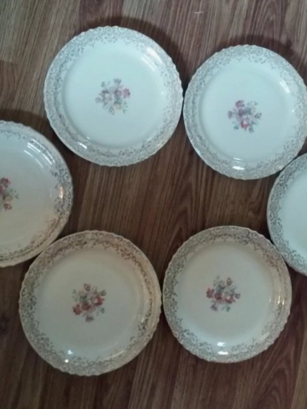 12 Dinner Plates 22K Gold Trim 8 1/4" USA Vintage Flower Pattern USA